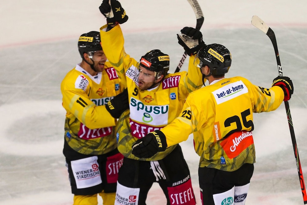 Die Vienna Capitals schlagen Pustertal. 