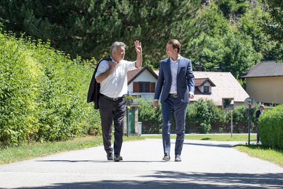 Werner Kogler und Sebastian Kurz beim Sommer-Ministerrat in Reichenau, 2020.