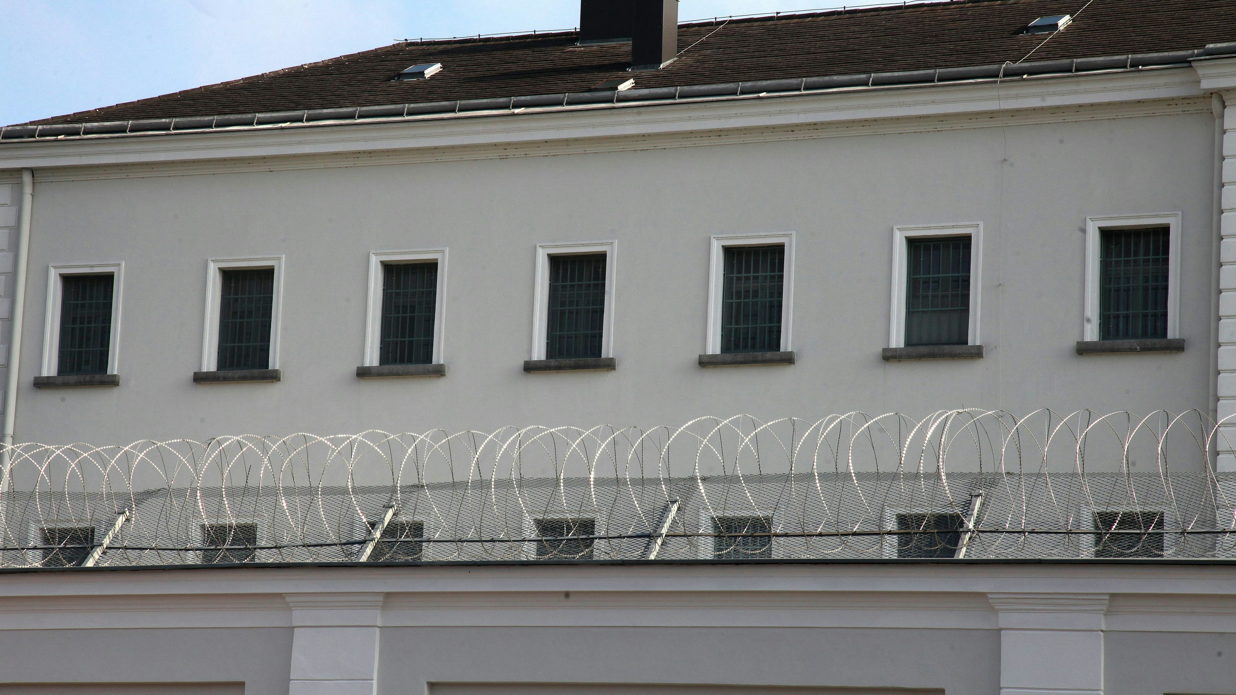 Aktuell sitzt der 41-Jährige wieder. Dieses Mal im Gefängnis in Wels.