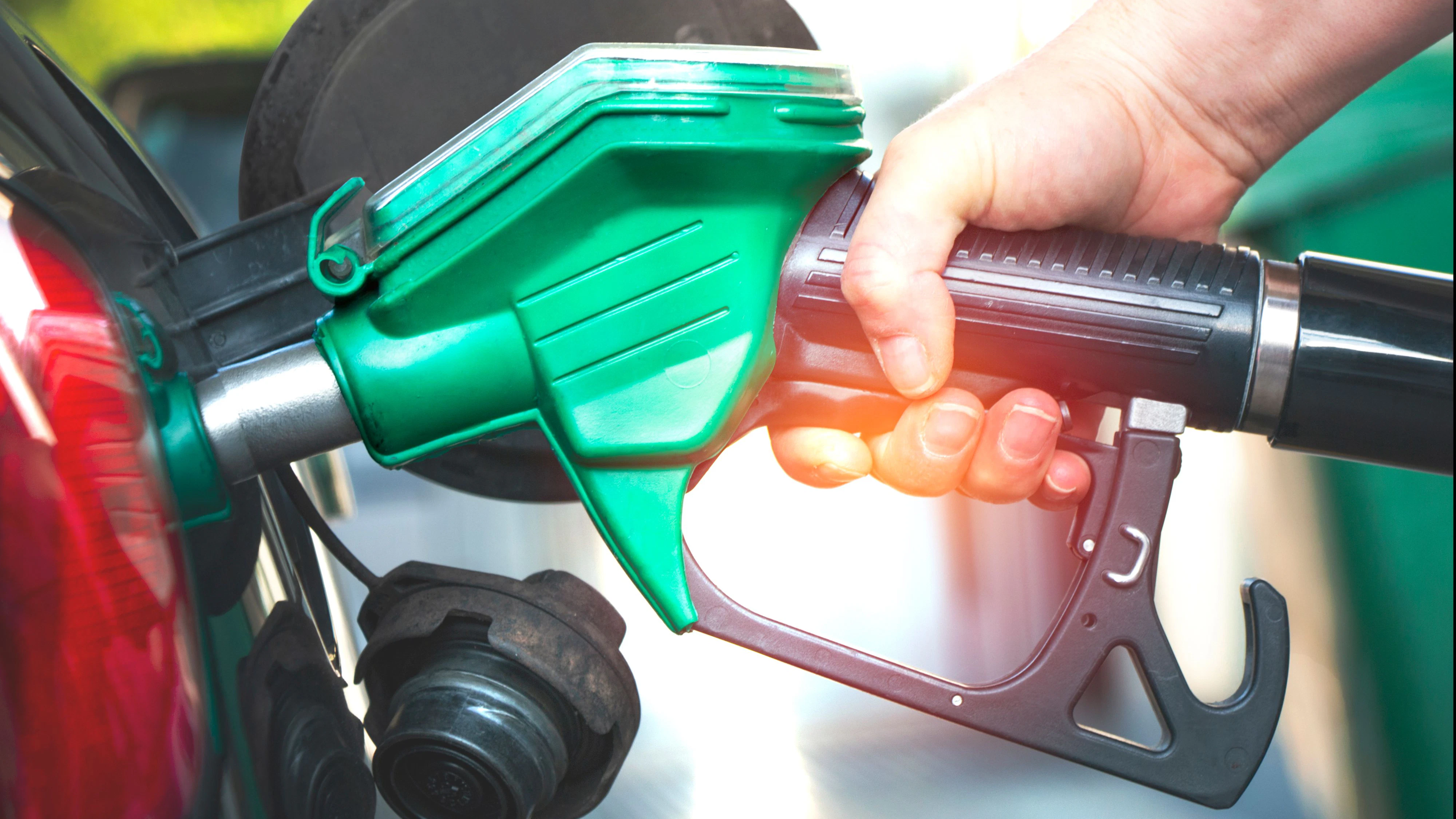 Das Tanken wird immer teurer.