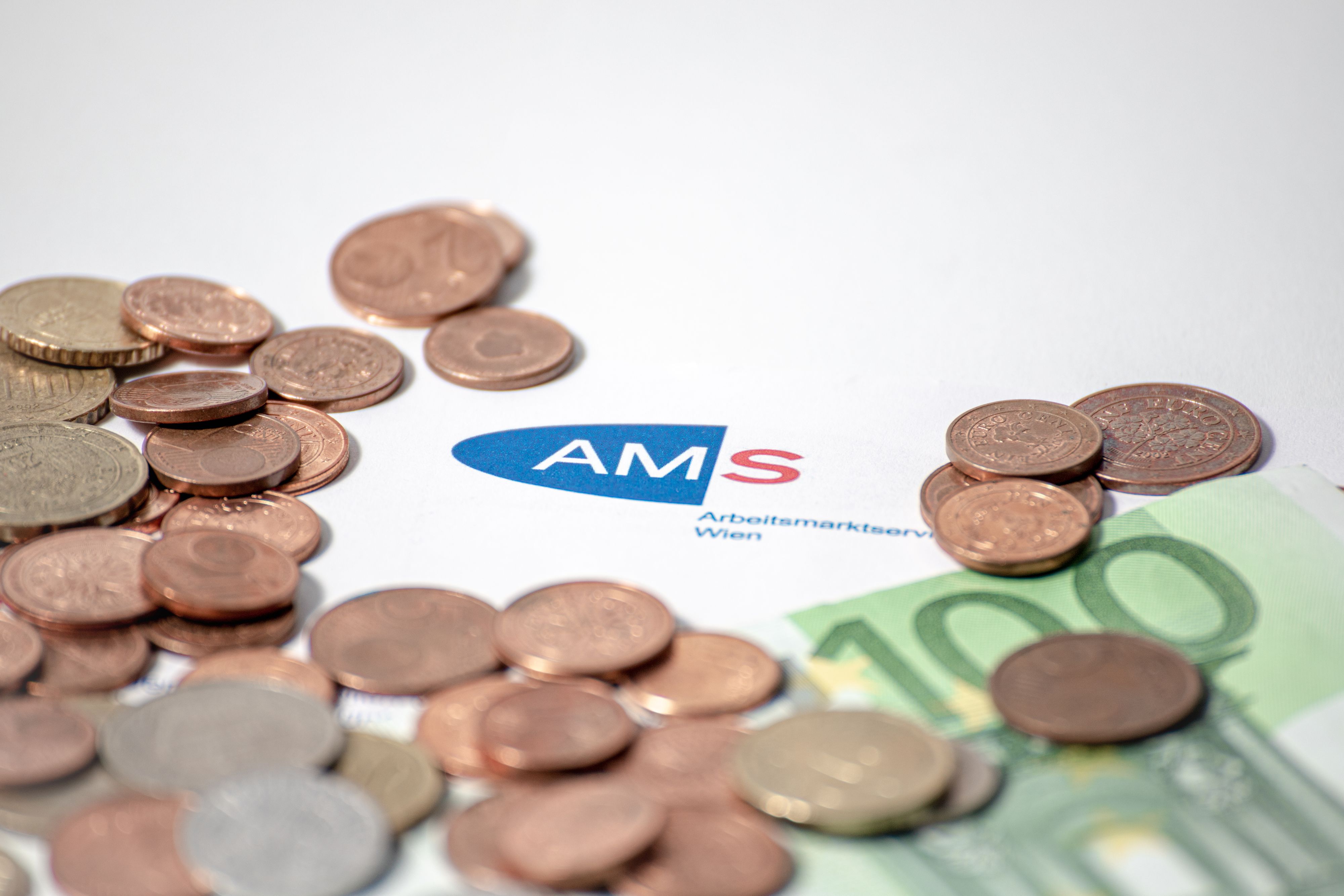 Eine Umfrage zeigt, dass Arbeitslose in der Pandemie nur mit ihrem Ersparten über die Runden kamen.