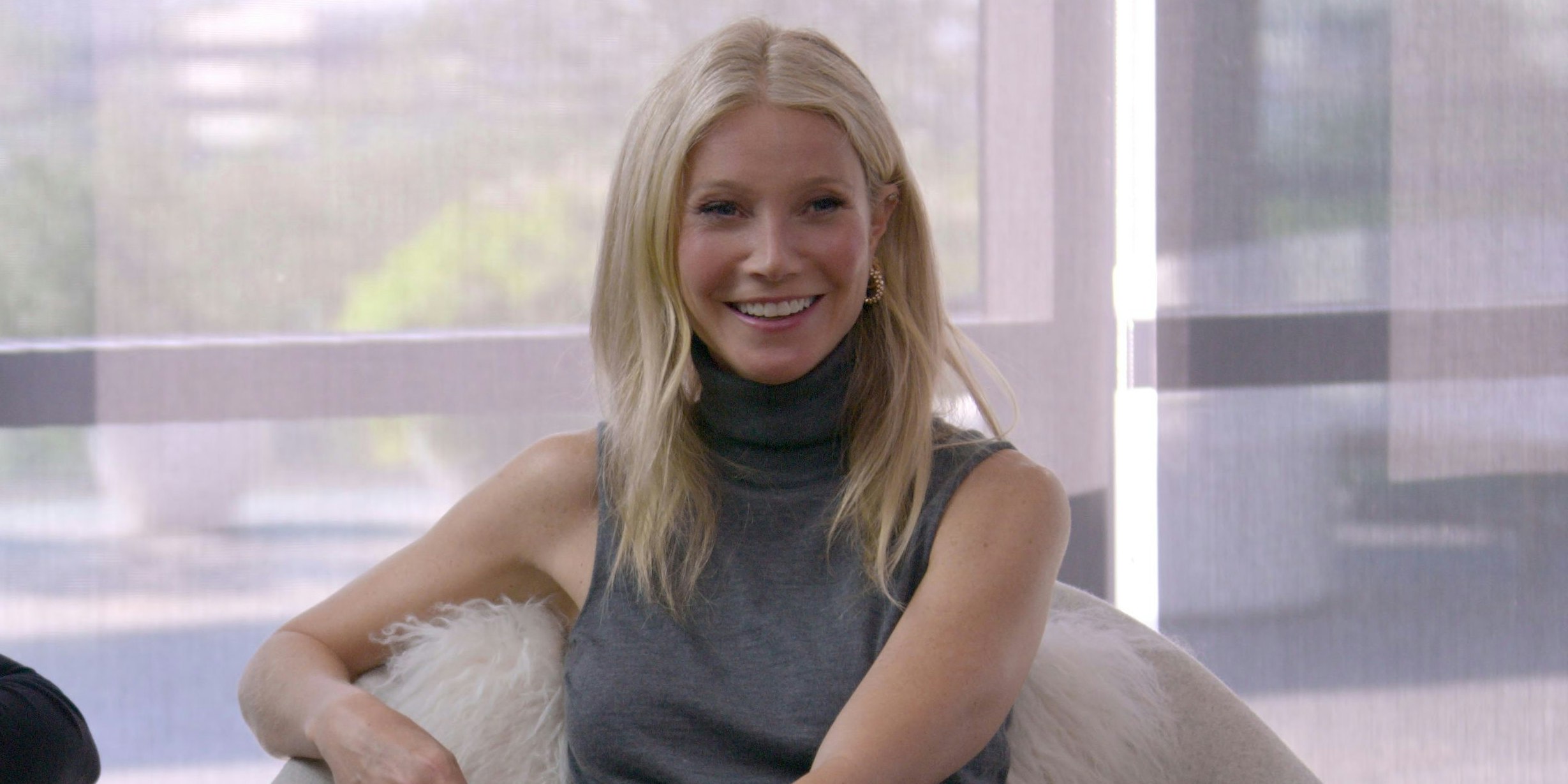 Gwyneth  Paltrow (49)
