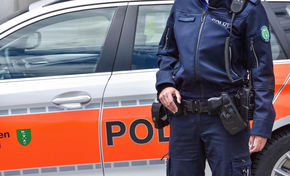 Die Polizei entdeckte am Montagmorgen in Rapperswil-Jona die Leiche eines Mannes und seiner Tochter.