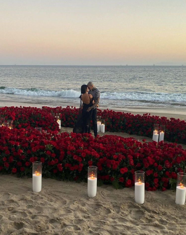 Kourtney Kardashian und Travis Barker im Kitsch-Paradies.