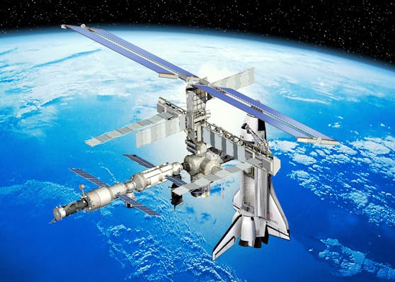 Die ISS ist wohl das teuerste von Menschen gemachte Objekt. Sie kostete rund 100 bis 150 Milliarden US-Dollar.