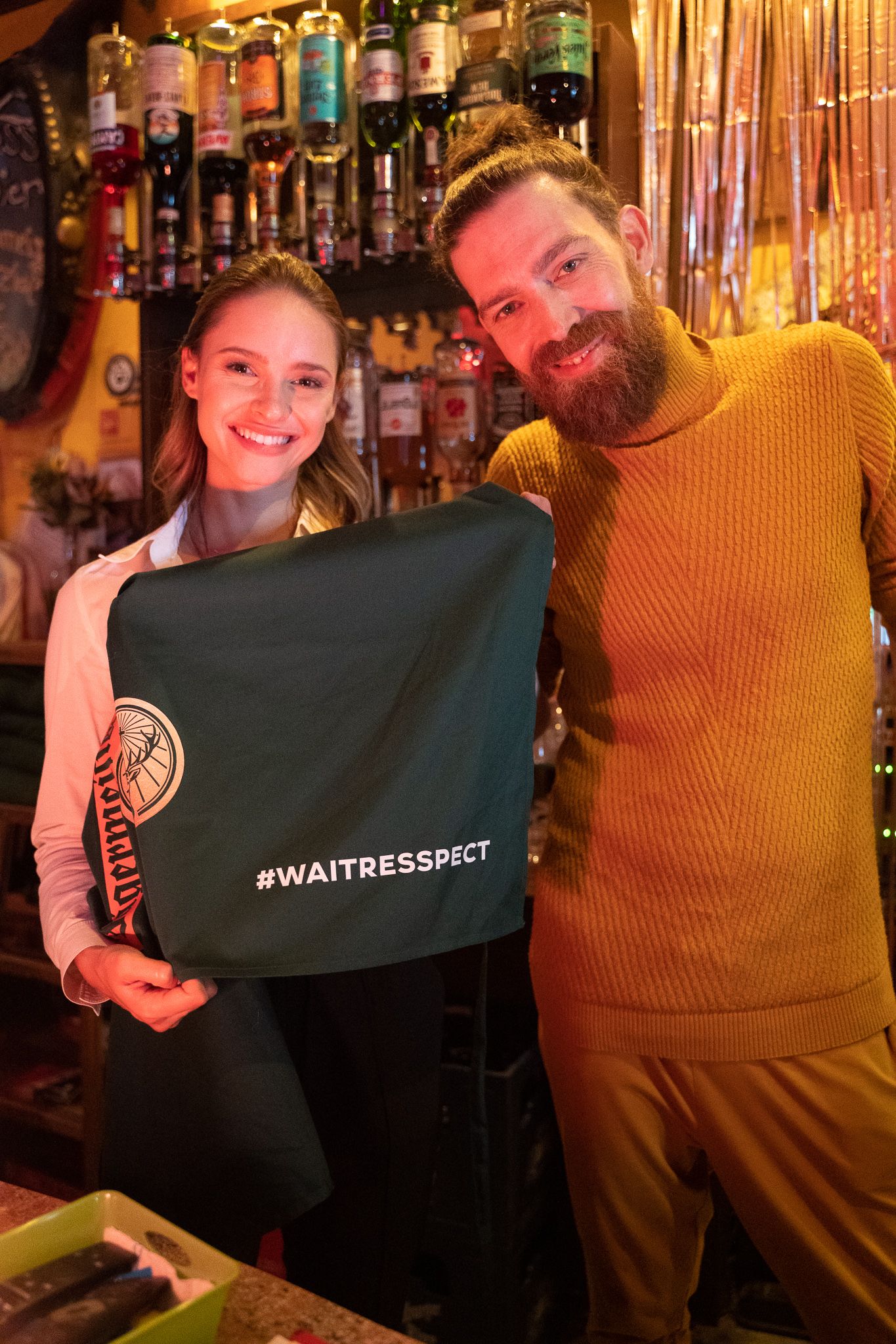 Unter dem Hashtag #waitresspect können Kellnerinnen ihre Geschichte erzählen. 