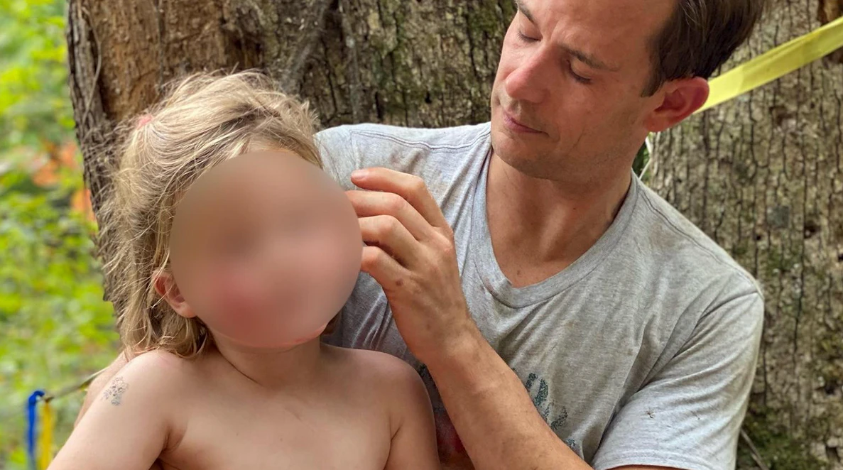 Papa und Sohn stürzten gemeinsam in die Schlucht