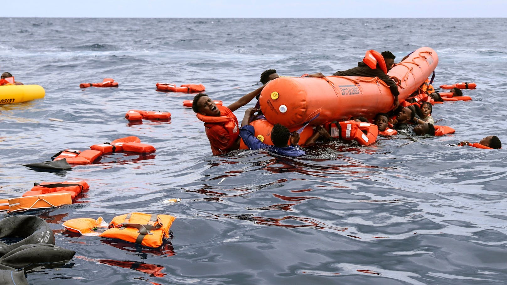 63 Menschen konnten von der Besatzung der "Sea Watch 3" gerettet werden. 