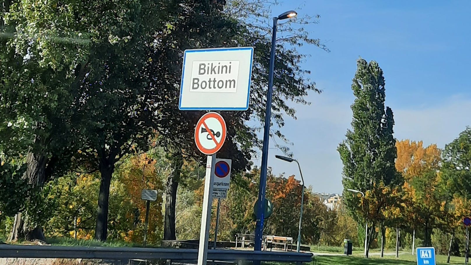 Einfahrt nach Wien oder doch Bikini Bottom?