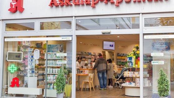Die junge Frau zückte in einer Apotheke ein Küchenmesser.