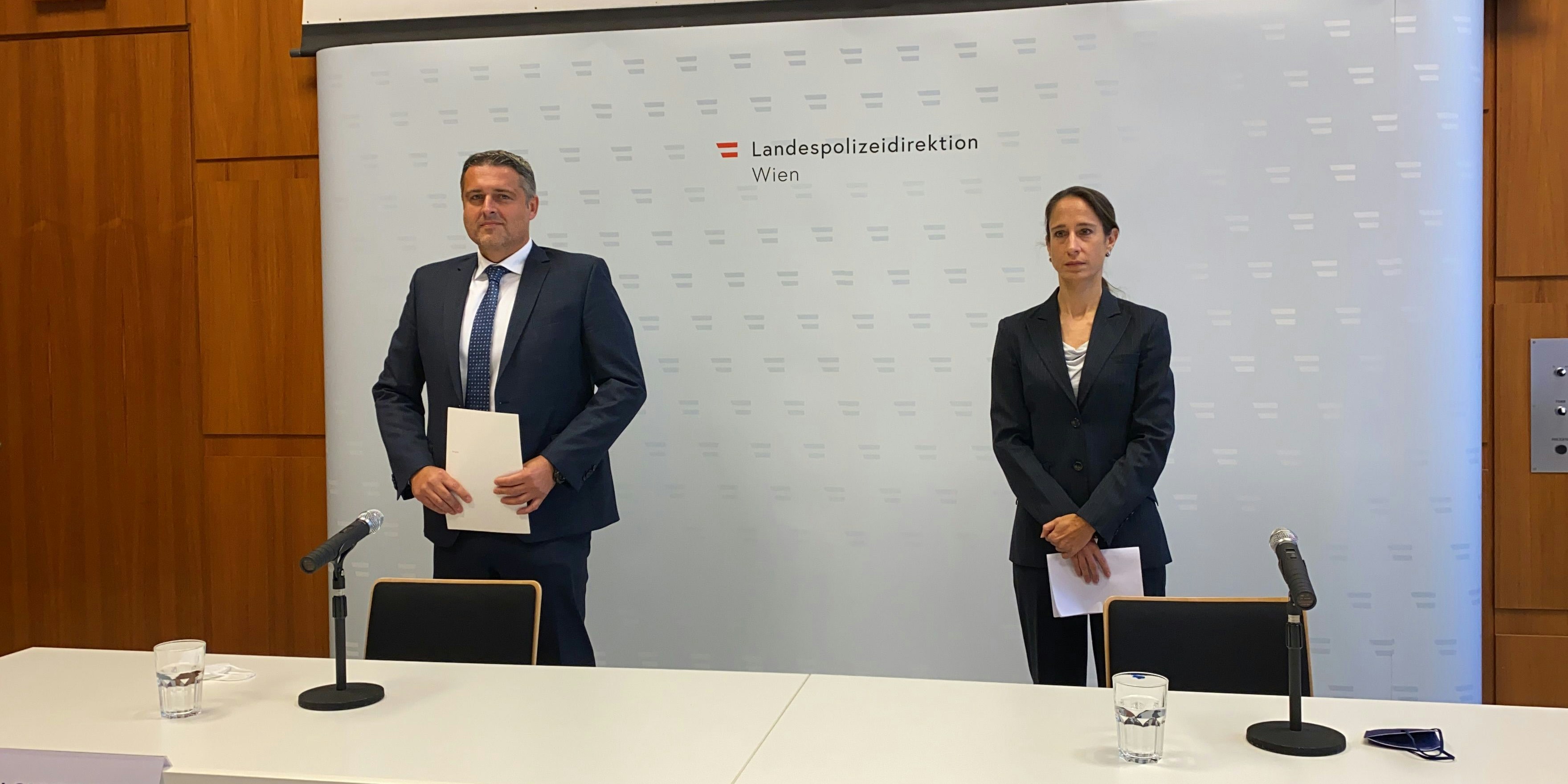  Erste Staatsanwältin Mag. Nina Bussek und der Leiter der Ermittlungsgruppe "2. November", Oberstleutnant Michael Lohnegger,