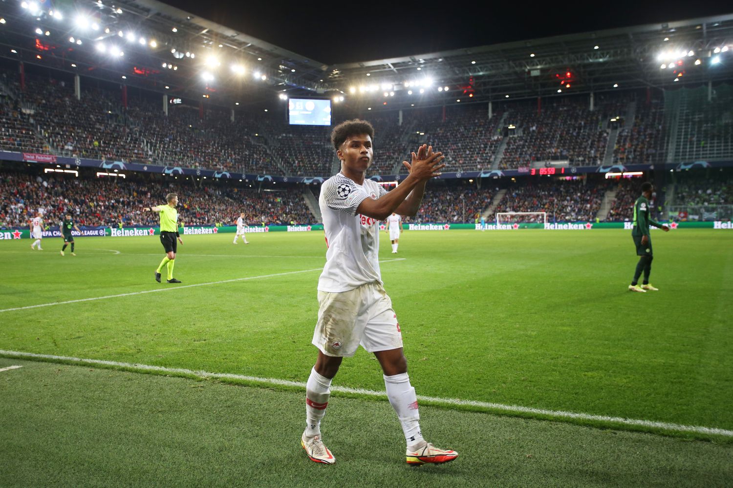 Karim Adeyemi spricht über seine Zukunft. 