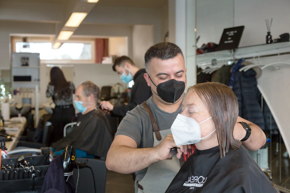 3G gilt ab 1. November bei jeglichem Personenkontakt im Job. Bis 14. November müssen Mitarbeiter ohne 3G-Nachweis durchgehend FFP2-Maske tragen.