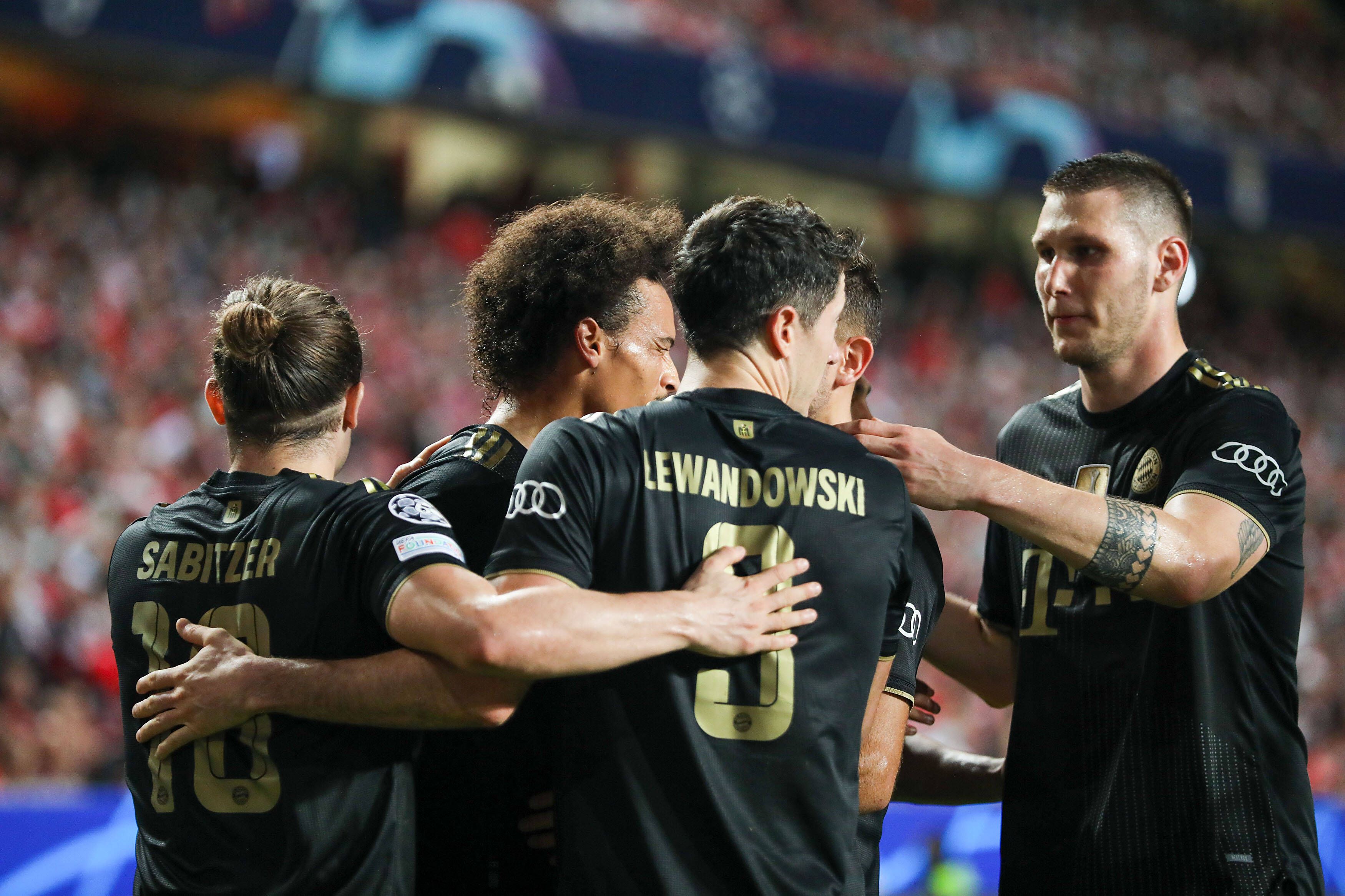 Die Bayern fertigen Benfica Lissabon ab. 