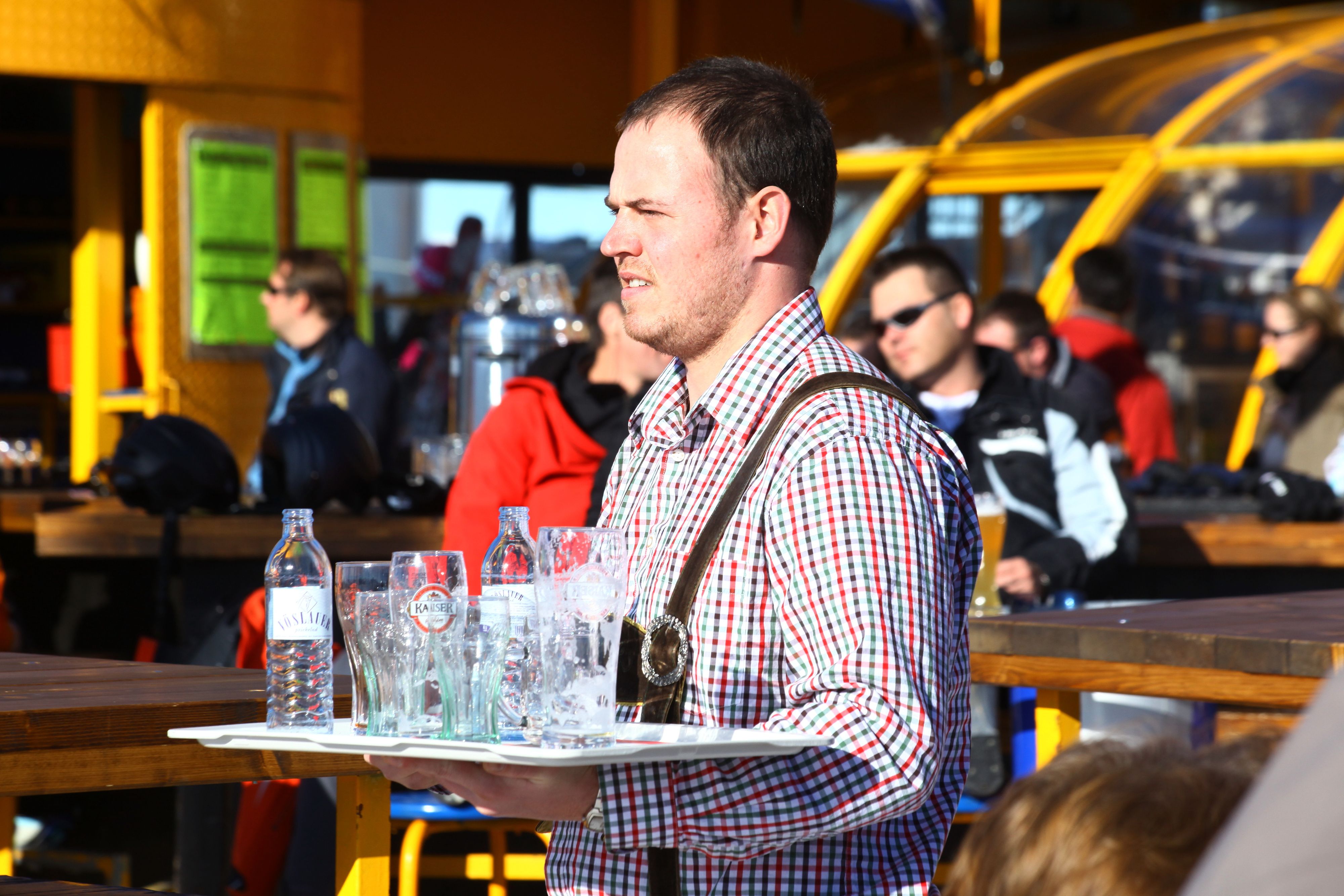 Für die Wintersaison werden auch im Ausland Fachkräfte angeworben. Symbolbild. 