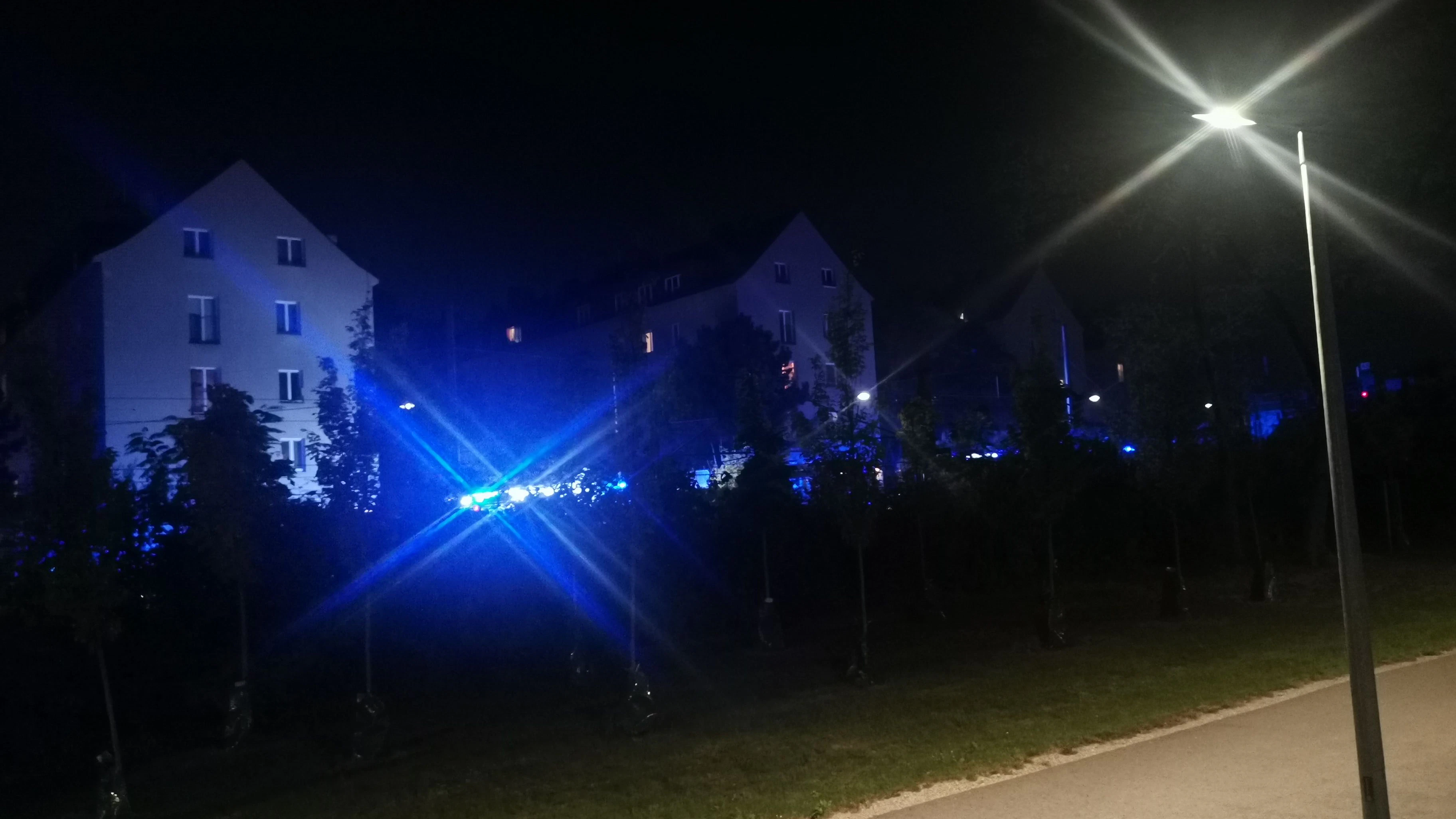 In der Amortgasse leuchtete es am Mittwoch blau 