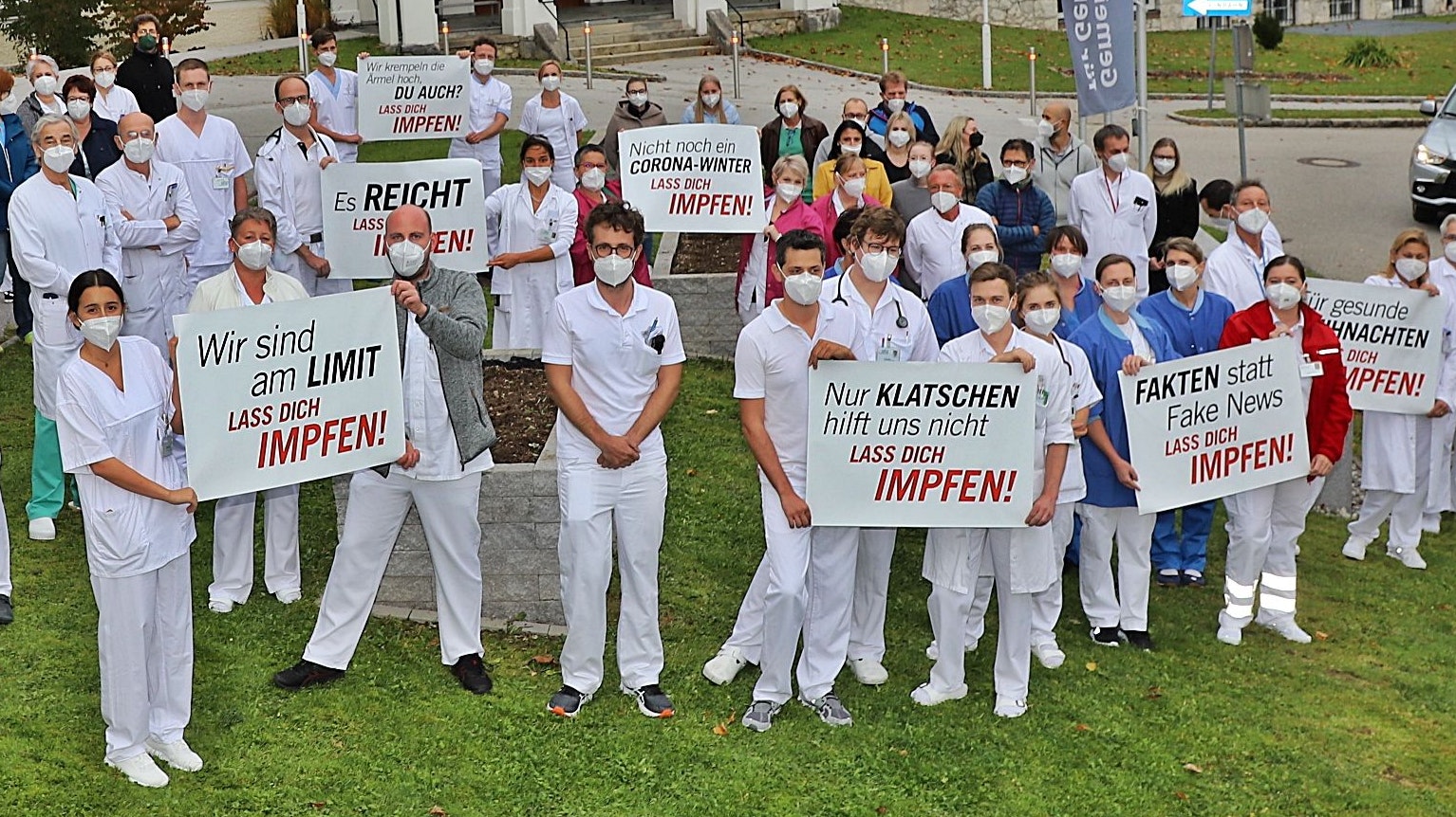 Ärzte-Protest (hier in Bad Ischl) in Oberösterreich gegen Impf-Gegner