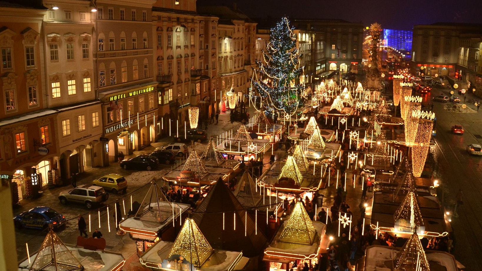Am morgigen Freitag startet der Aufbau für den Christkindlmarkt in Linz.
