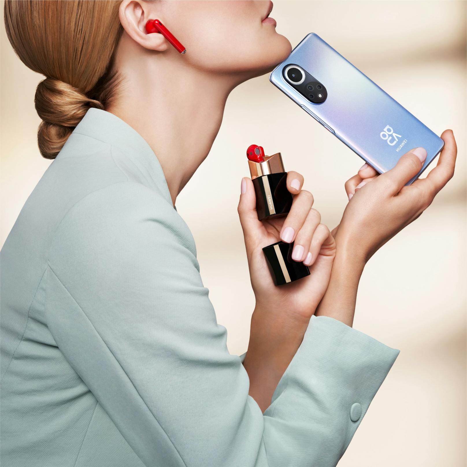 ...unter den In-Ear-Kopfhörern und kombiniert laut Huawei "perfekt luxuriöses Design mit modernstem, hochauflösendem Sound". Das neue Gerät verfügt über ein lippenstiftähnliches Gehäuse aus Edelstahl mit schillerndem Glanzfinish.