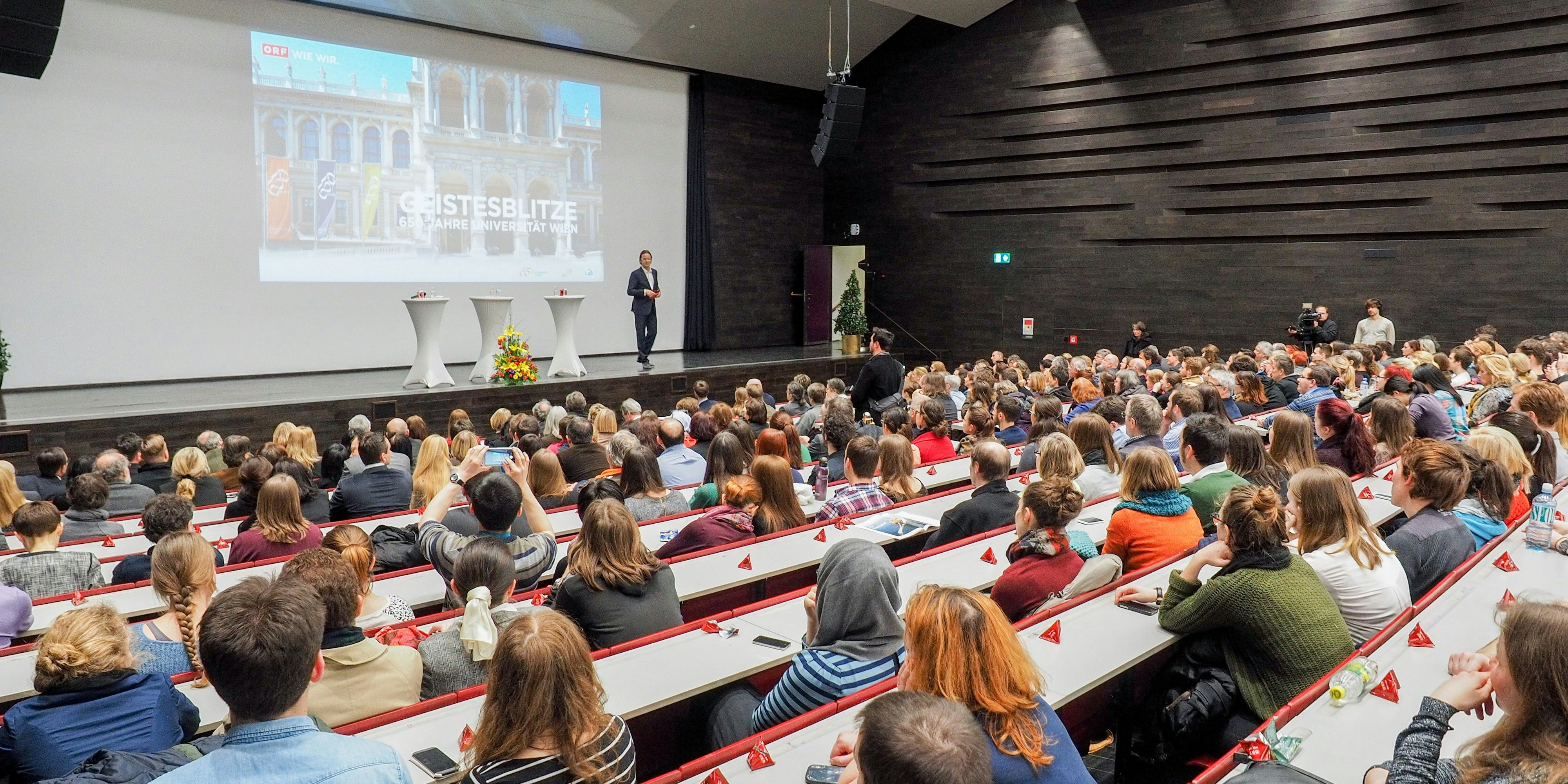 Im Audimax der Uni Wien können ab Montag wieder 750 Personen Platz nehmen – ohne Maske.