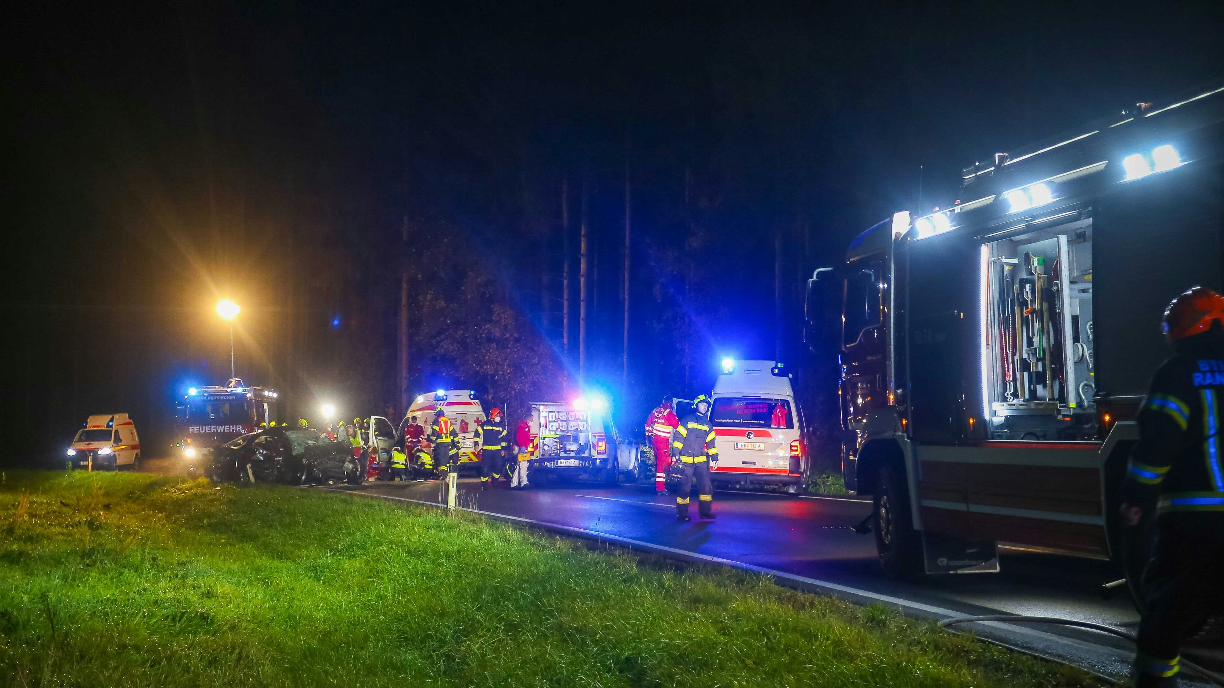 21.10.2021, BRAUNAU AM INN, AUT, B156 - TÖDLICHER VU IM MORGENVERKEHR, im Bild die Unfallstelle, Pressefoto Scharinger © 2021, PhotoCredit D. Scharinger