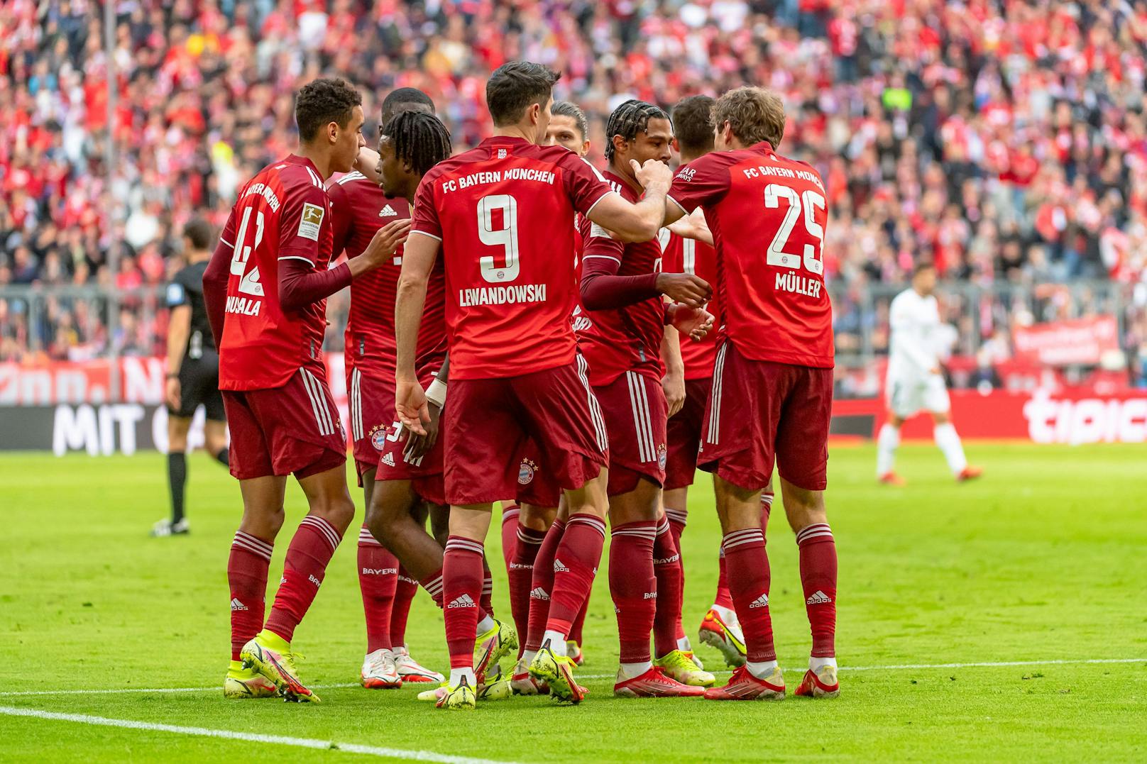 4:0 gegen Hoffenheim! Bayern-Gala ohne Coach Nagelsmann