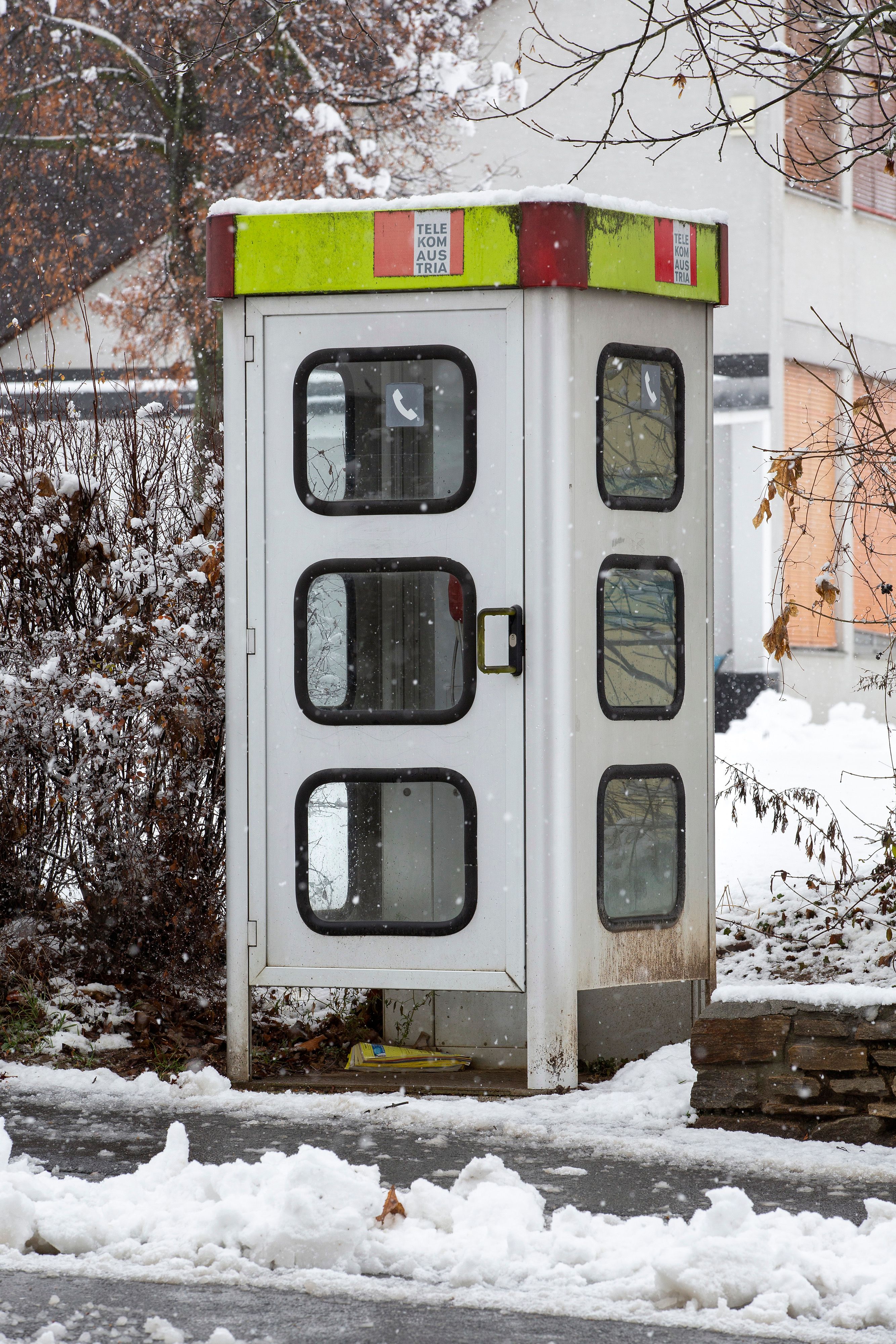 Die lange Geschichte der Telefonzellen nimmt nun offiziell ihr Ende.