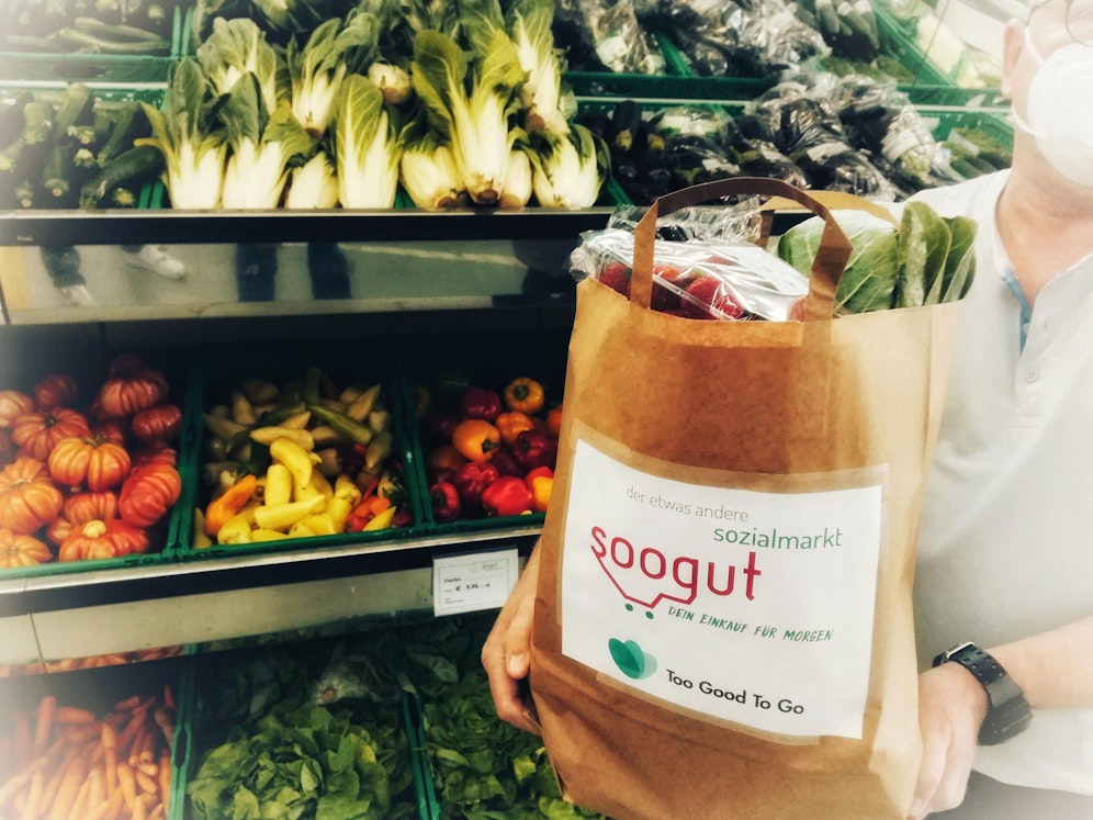 Durch die Coronakrise müssen viele auf Sozialmärkte zurückgreifen.