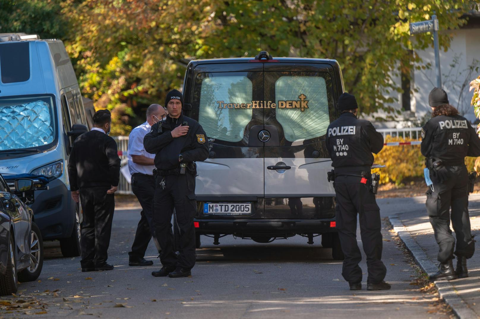 In München ist am Sonntag ein 14-jähriges Mädchen womöglich Opfer eines Mordes geworden.