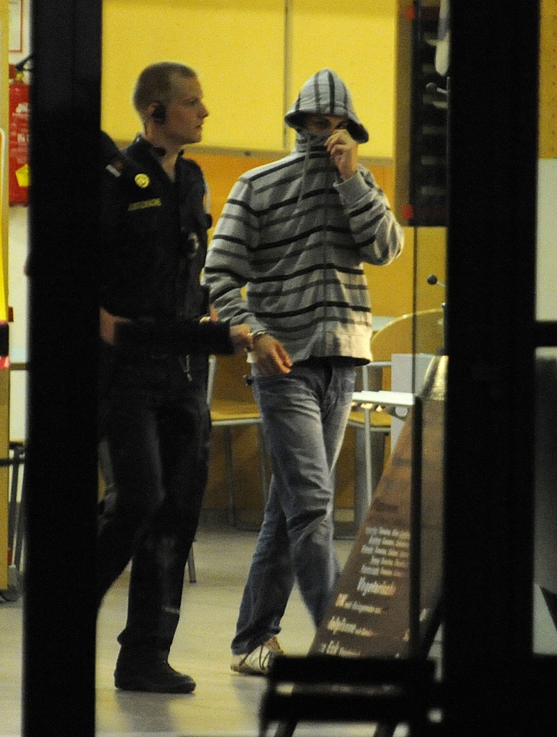 Roland T. (17) wurde ebenfalls angeschossen, überlebte aber. Im Bild der in Folge verurteilte Einbrecher bei der Tatrekonstruktion am&nbsp;26. August 2009.