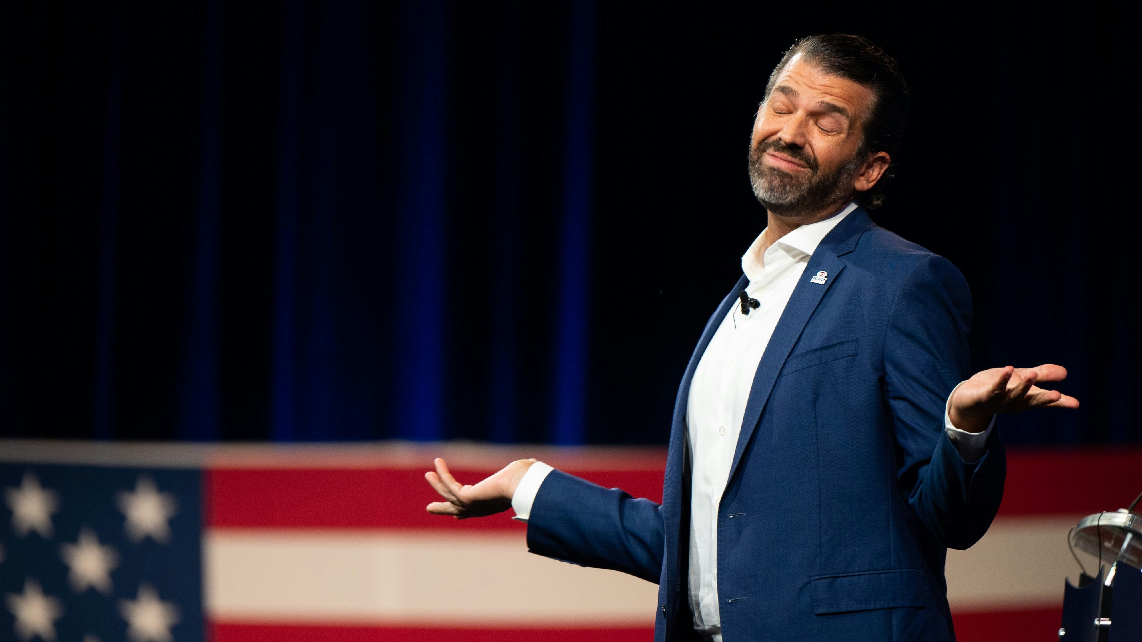 Download von www.picturedesk.com am 25.10.2021 (18:24).  DALLAS, TEXAS - JULY 09: Donald Trump Jr. speaks during the Conservative Political Action Conference CPAC held at the Hilton Anatole on July 09, 2021 in Dallas, Texas. CPAC began in 1974, and is a conference that brings together and hosts conservative organizations, activists, and world leaders in discussing current events and future political agendas. Brandon Bell/Getty Images/AFP.== FOR NEWSPAPERS, INTERNET, TELCOS & TELEVISION USE ONLY == - 20210709_PD12464 - Rechteinfo: Rights Managed (RM) Fotografische Urheberrechte sind garantiert. Der Kunde selbst hat insbesondere die Persönlichkeitsrechte der abgebildeten Personen in eigener Verantwortung zu beachten (AGBs Punkt 5). Nur für redaktionelle Nutzung durch Tageszeitungen und Onlinemedien!