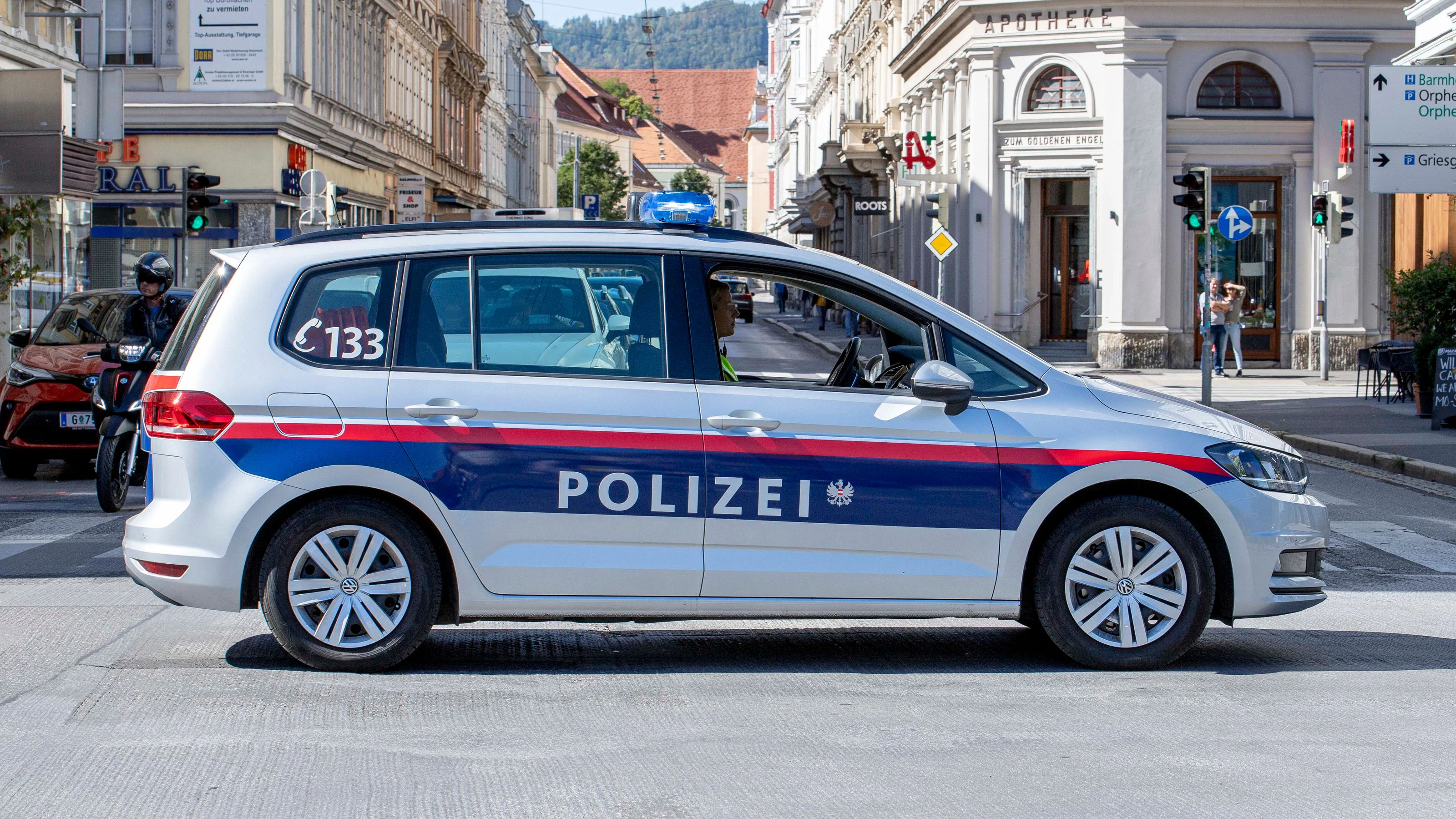 Die Polizei in Graz nahm am Sonntag einen Einbrecher fest, der im Geschäft eingeschlafen war (Symbolbild).