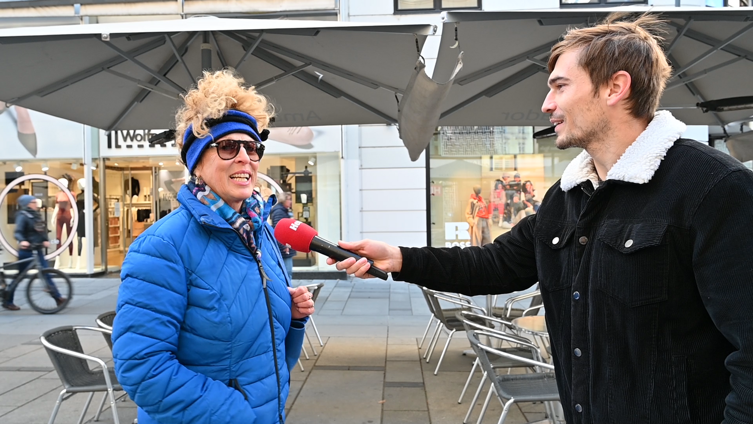 Wienerin Jolanda (70) kennt den feierlichen Anlass.