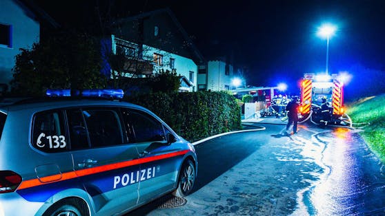 Tödlicher Unfall bei Einsatzfahrt nach Feueralarm bei Linz in der Nacht auf den Nationalfeiertag 2021.