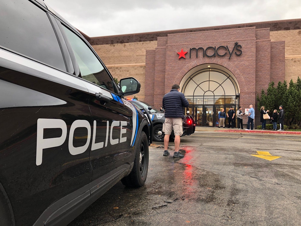 Bei einer Schießerei in einem Einkaufszentrum in Boise sind mindestens zwei Menschen ums Leben gekommen.