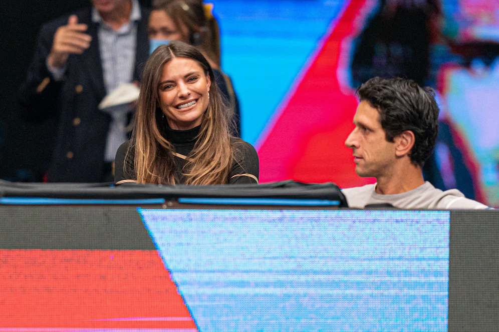 Hier lacht Sophia Thomalla aus der Zverev-Box.