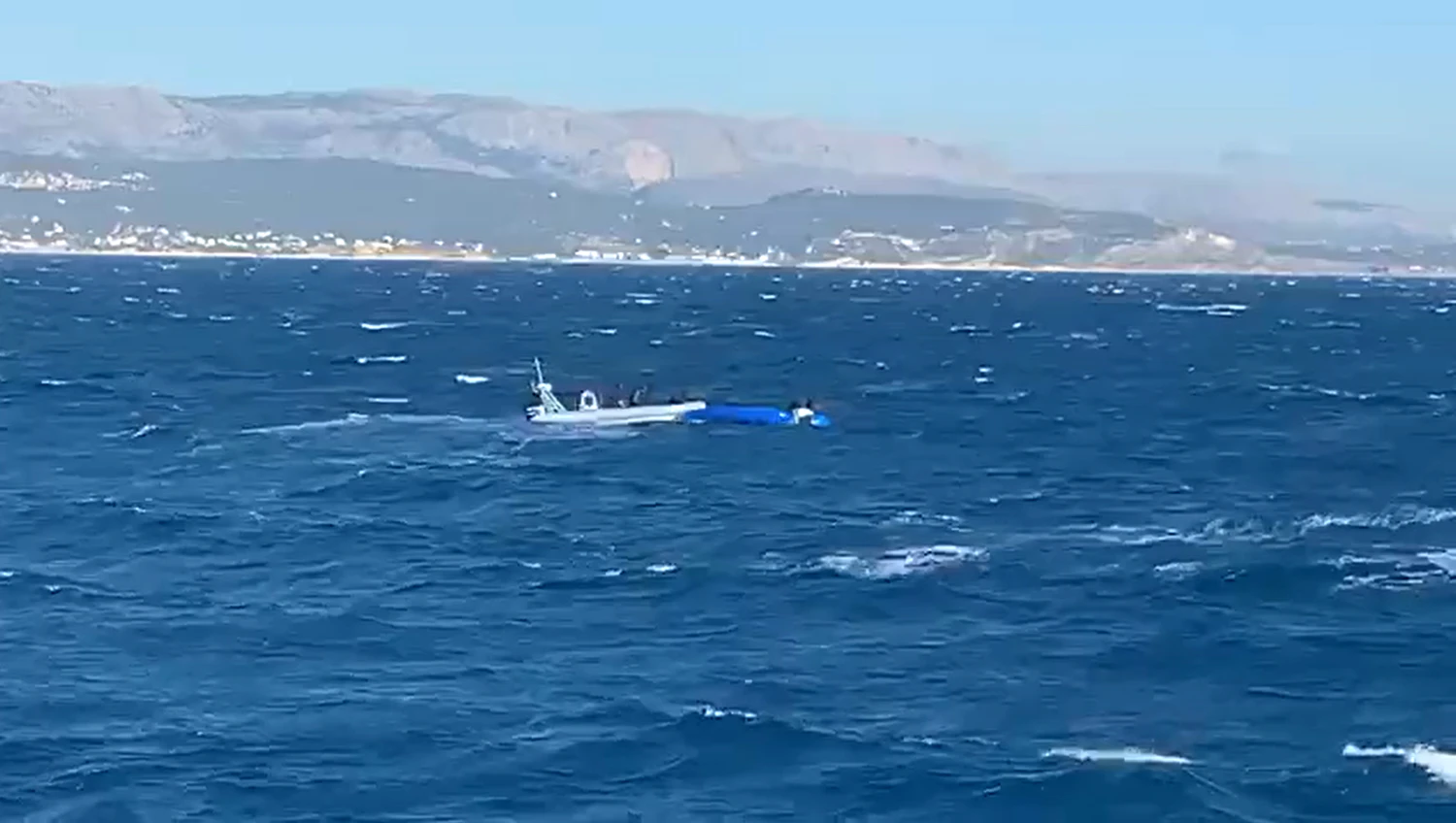 Ein Boot mit 27 Flüchtlingen an Bord ist vor der griechischen Küste gesunken. Vier Kinder kamen ums Leben.