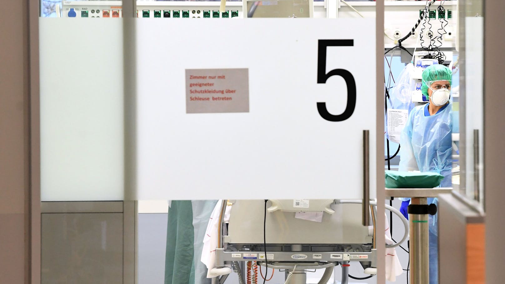 Auf der Intensivstation des Spitals in Vöcklabruck konnten Ärzte das Leben des Kindes retten. (Symbolbild)