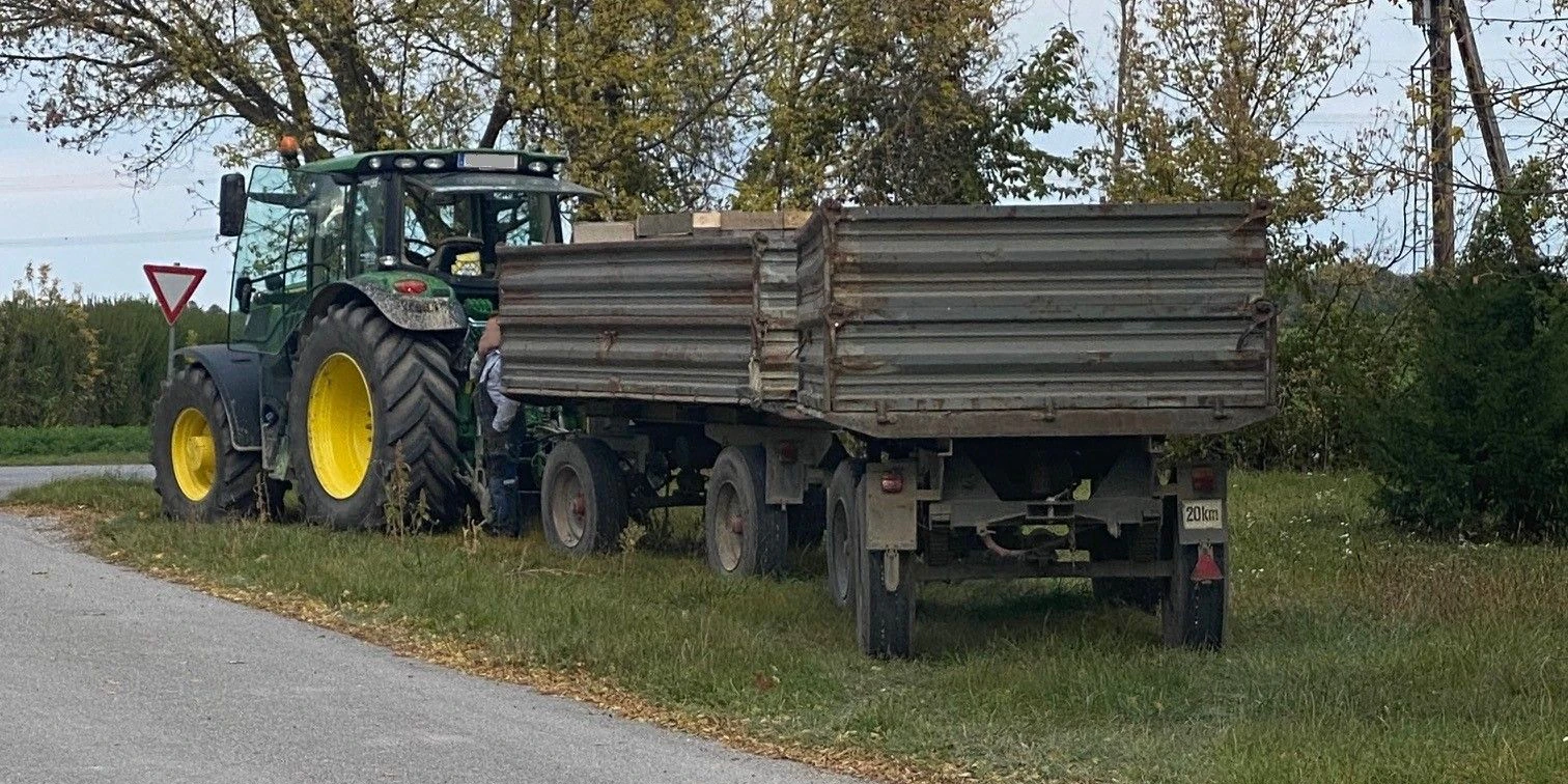 Beide Anhänger dieses Gefährts waren ohne Bremsen unterwegs.
