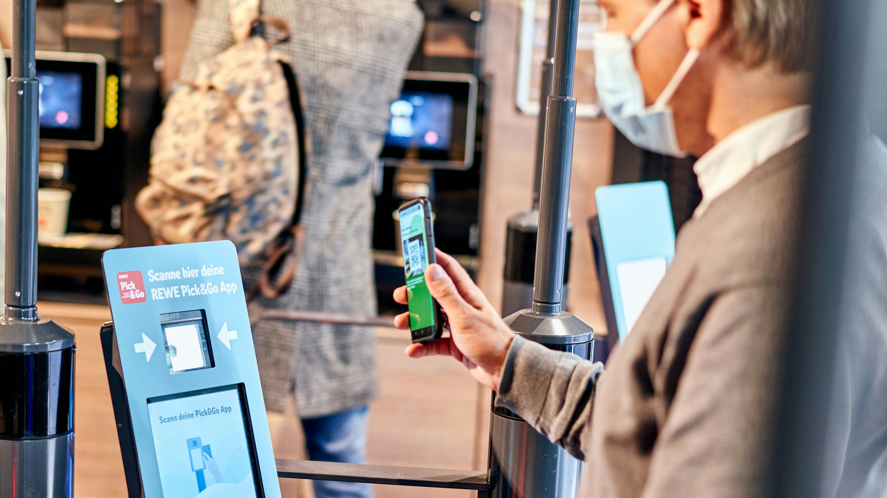 Check-in via App und  QR-Code beim Eingang