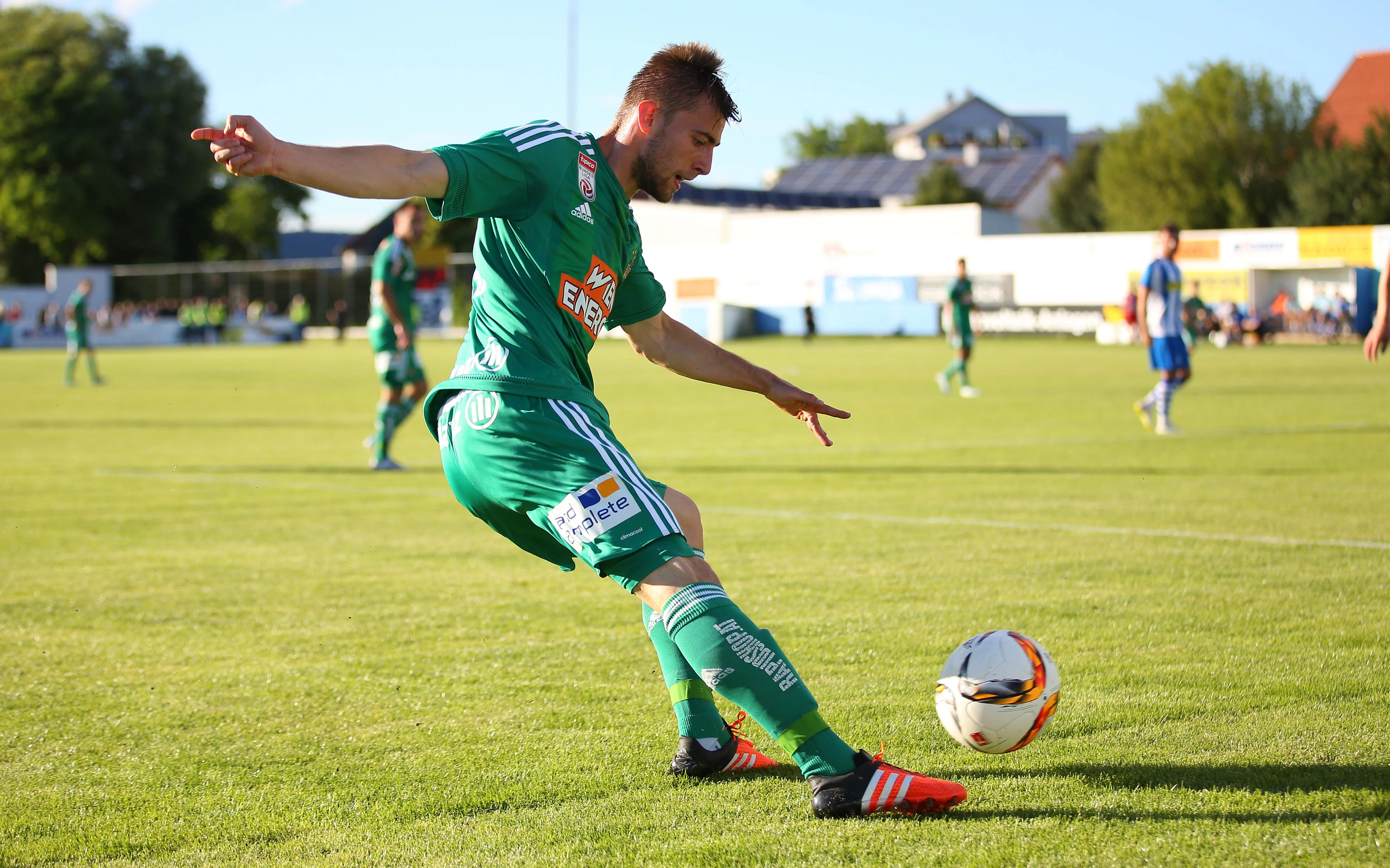 Dino Kovacec 2016 im Rapid-Trikot