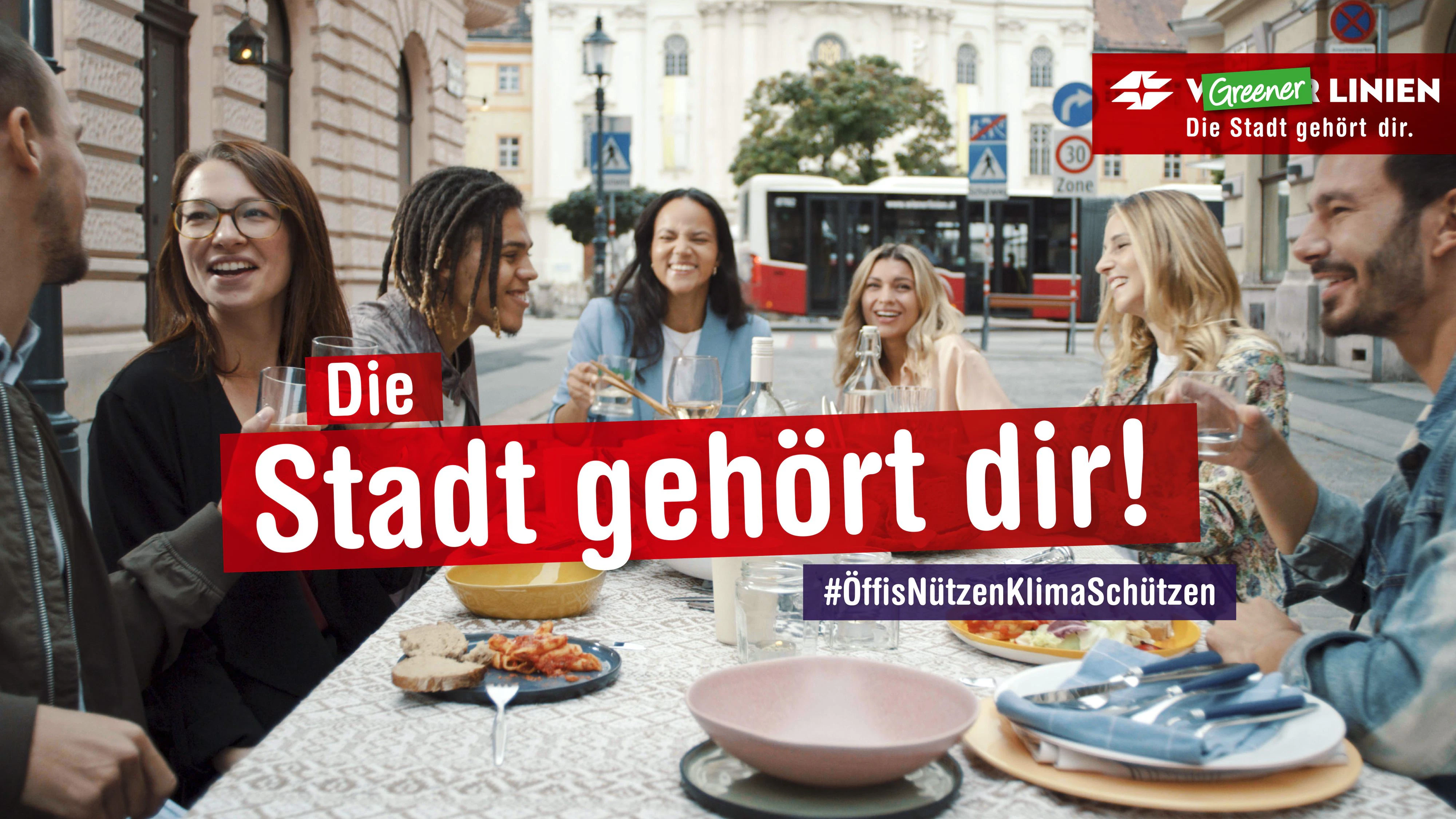 Die Wiener Linien werben in ihrer neuen Kampagne für die "große Freiheit": Die Freiheit ohne Stau und Parkplatzsuche von A nach B zu kommen, die Wahl der freien Mobilität und die Wahl öffentichen Raum für Festessen statt Autos zu nützen.