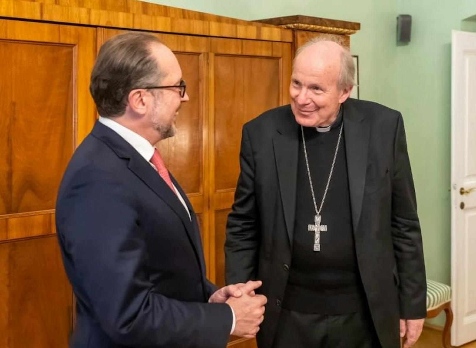 Bundeskanzler Alexander Schallenberg hat am Donnerstagnachmittag Kardinal Christoph Schönborn seinen Antrittsbesuch als Regierungschef abgestattet.