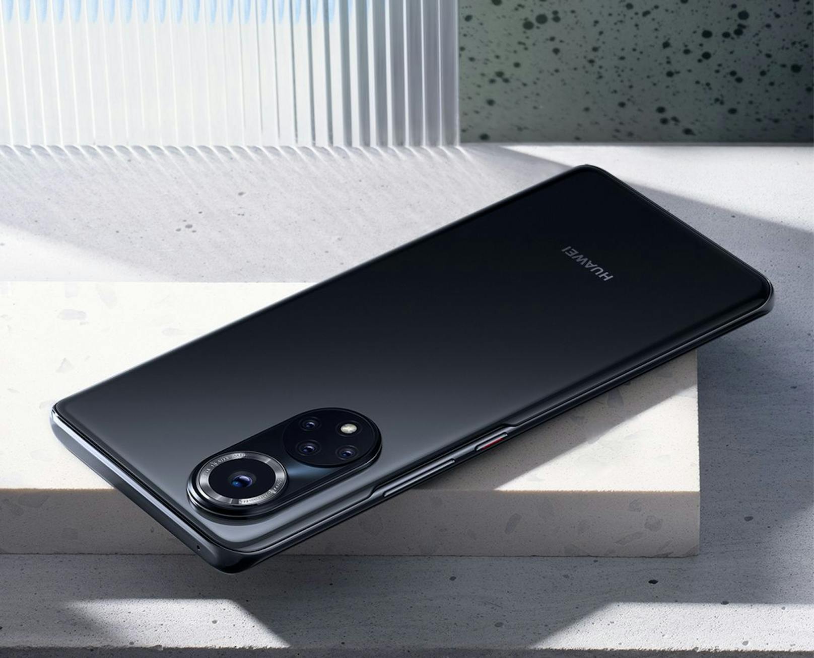 Huawei nova 9 gibt es, neben der Farbe Moonlight Silver, auch in Starry Black.