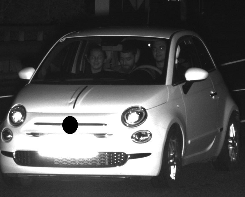 Dieser PKW wurde gestohlen. Die Polizei fahndet nach den Autodieben.