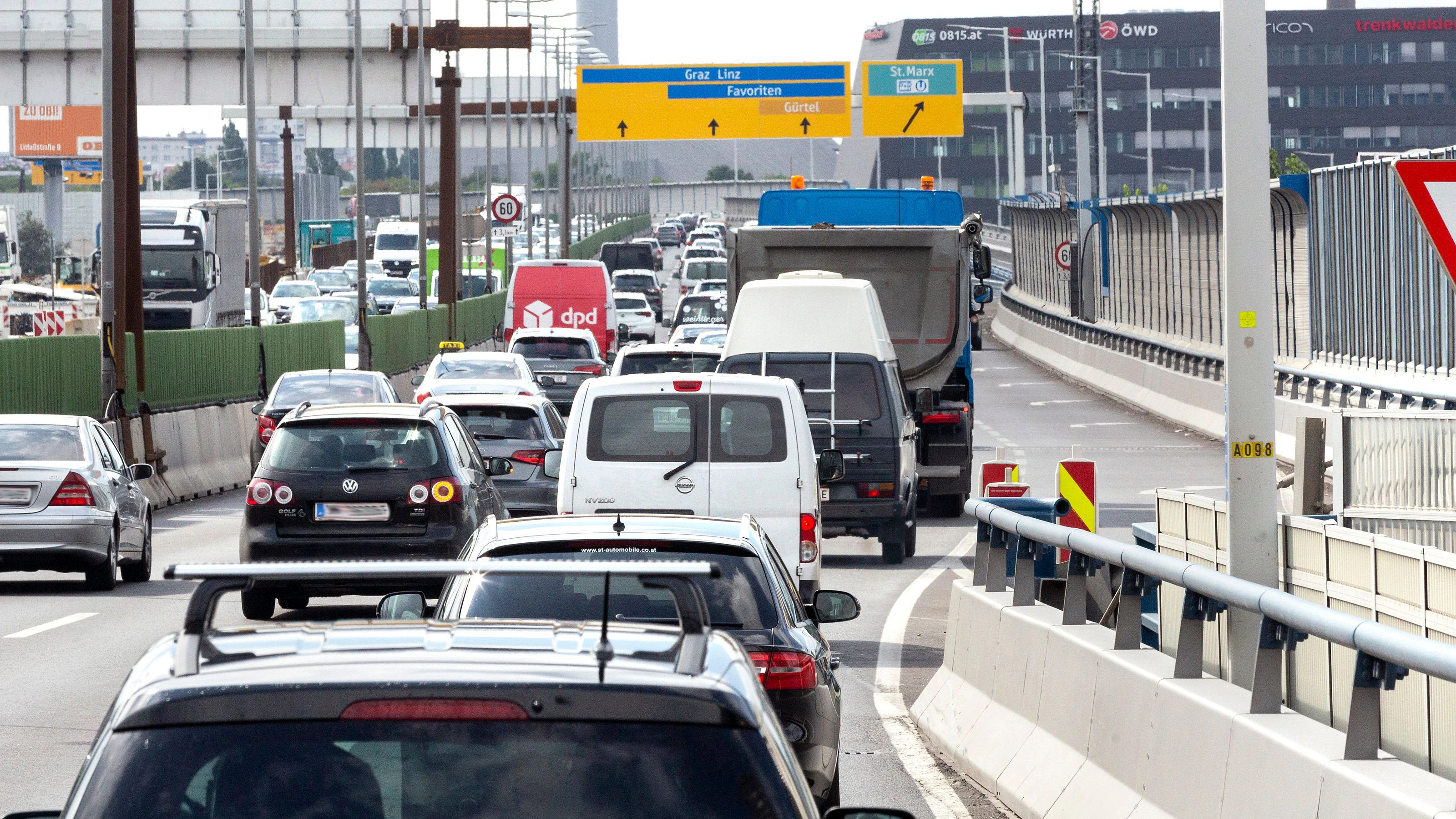 Download von www.picturedesk.com am 28.10.2021 (19:21).  Verkehr, Südosttangente in Wien - 20210918_PD21102 - Rechteinfo: Rights Managed (RM)