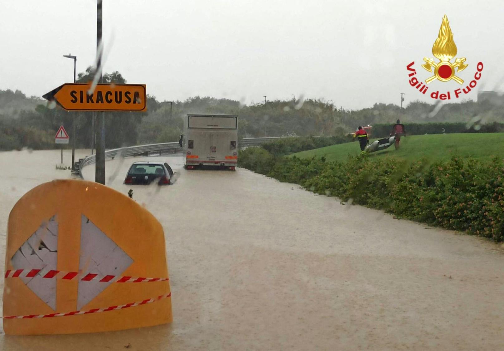 Die heftigen Unwetter führen seit Tagen zu Überschwemmungen und Schäden im Osten Siziliens