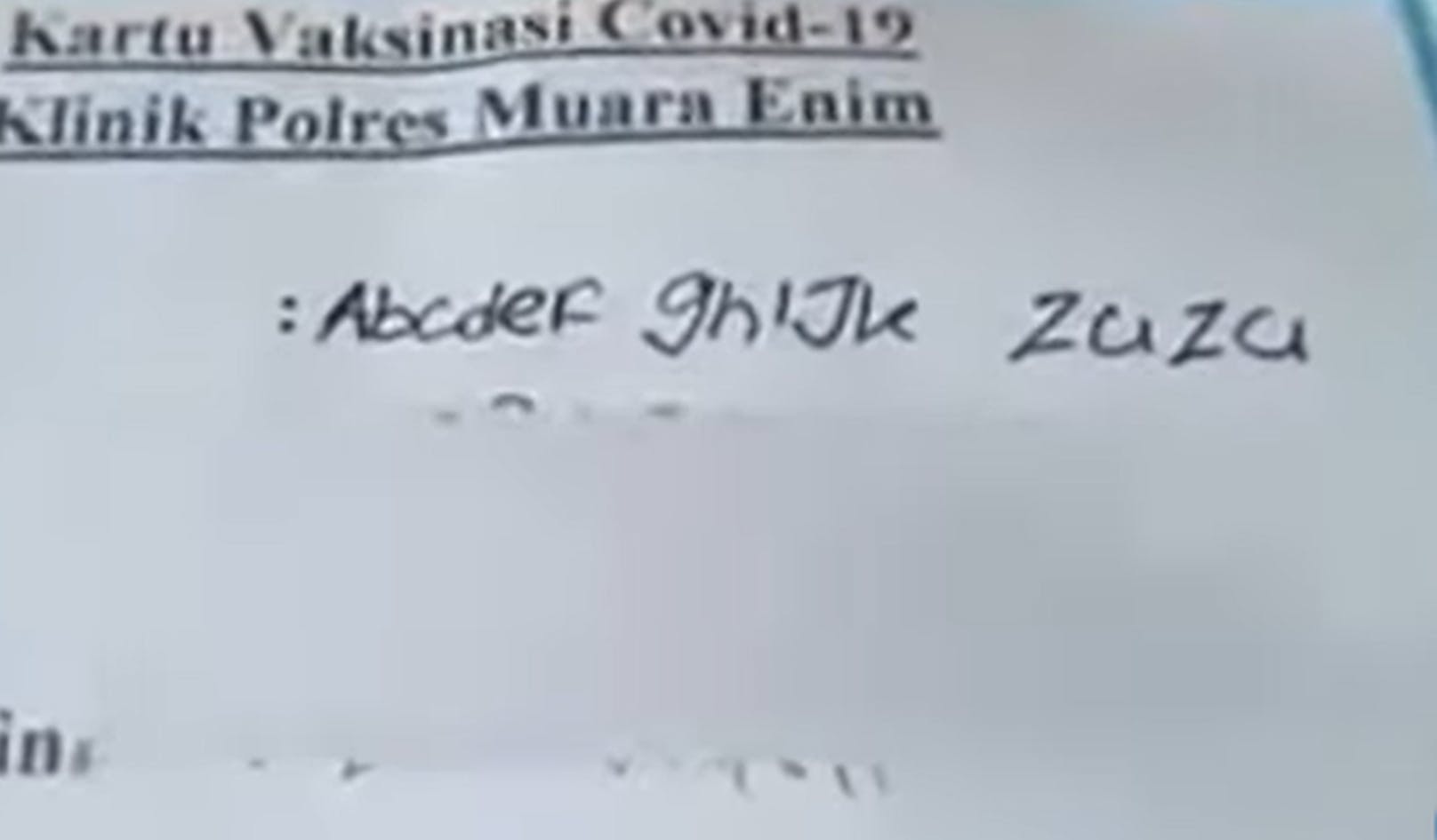 Eine Impfliste in Indonesien geht Ende Oktober 2021 viral: Einer der Impfwilligen heißt Abcdef Ghijk Zuzu.