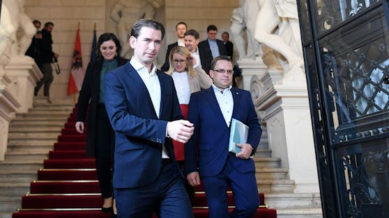 Könnte Sebastian Kurz wieder die Regierung übernehmen? Finanzminister Blümel sieht darin "kein Problem".