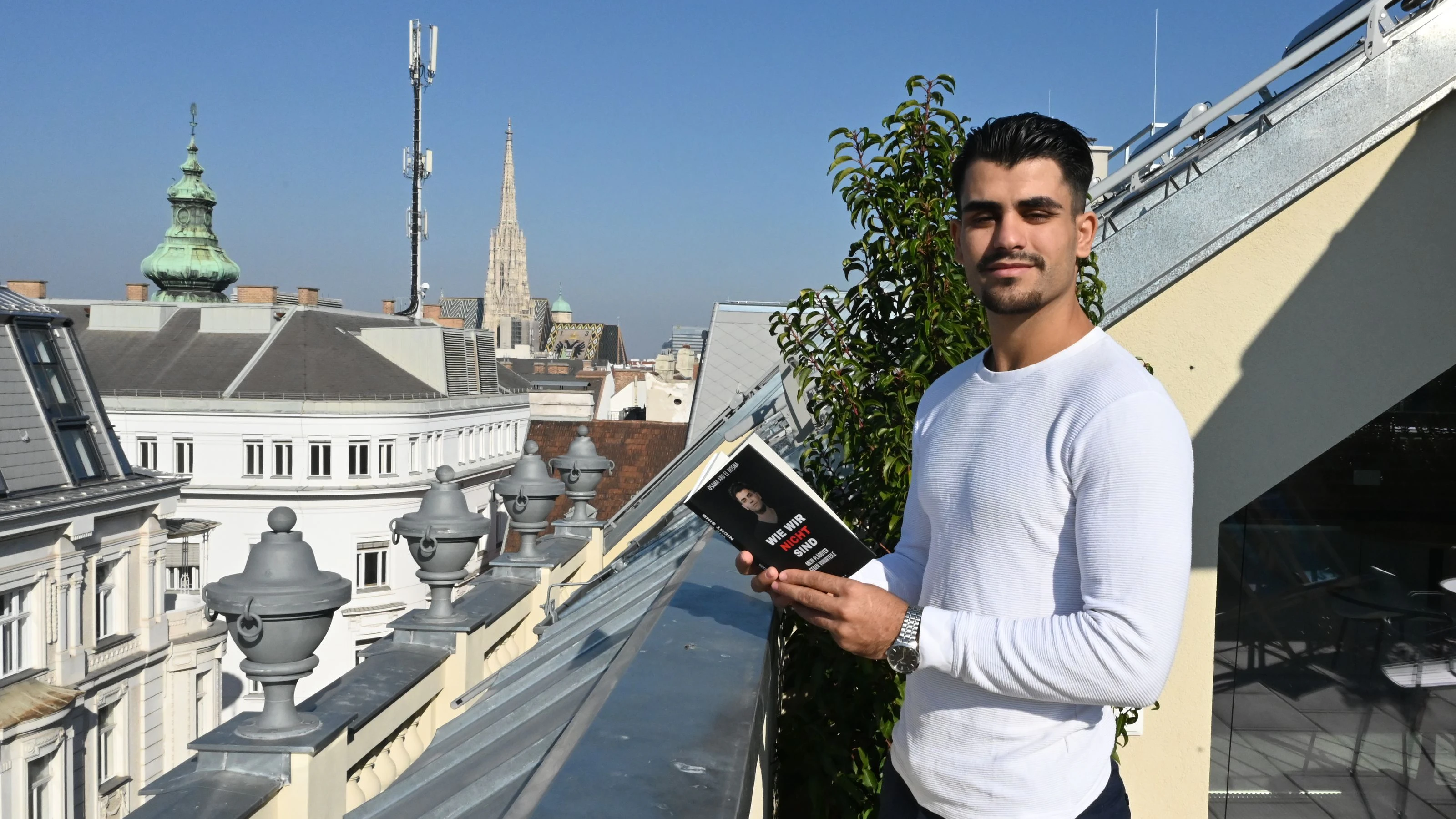Der "Held der Terrornacht" stellt sein neues Buch vor.